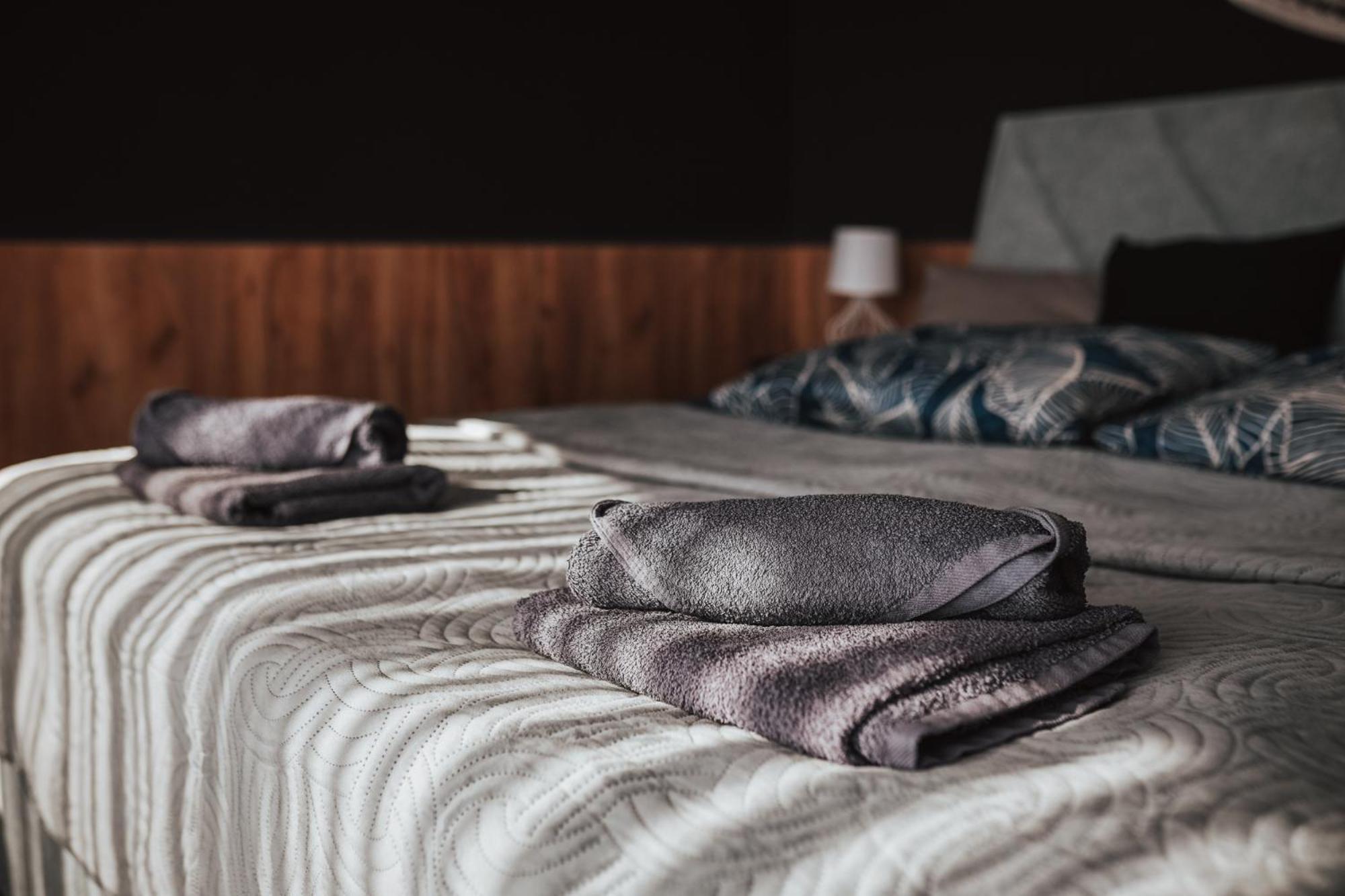 Apartament Przy Baryczy Milicz Esterno foto